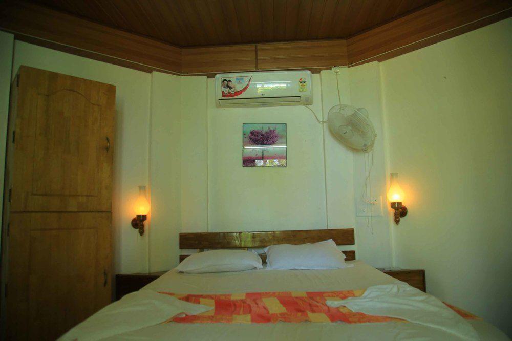 Woodhouse Beach Resort Varkala Esterno foto